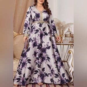 Woman’s Elegant Toleen Floral Dress with Gold Trim With Accent Belt Size 3XL(18)